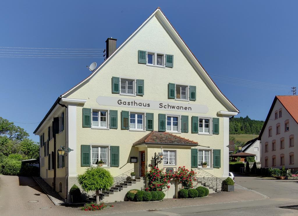 Gasthaus Schwanen & Villa Pfarrhus Stuhlingen Buitenkant foto